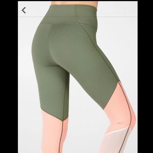 NWT Fabletics High-Waisted Leggings 7/8 XXL
